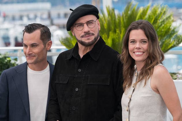 Propeller One Way Night Coach Photocall at 79th Festival de Cannes - Cannes, France CANNES, FRANCE. May 16, 2026: Jason Berger, John Travolta & Amy Laslett at the photocall for Propeller One Way Night Coach at the 79th Festival de Cannes. Picture: Paul Smith Featureflash Cannes France  Copyright: xPaulxSmithx xFeatureflashx