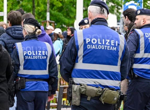LKS 20260516 Austrian police follows as activists protest against the participation of Israel ahead the Grand Final of the Eurovision Song Contest in Vienna, Austria, on May 16, 2026. - HEIKKI SAUKKOMAA Wien Austria  Copyright: xHeikkixSaukkomaax 8F_oQGm2lzs