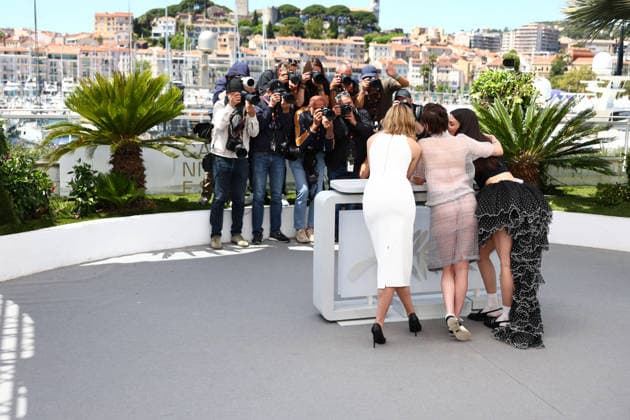 May 16, 2026, Cannes, Cote D azur, France: EMMA MACKEY, CHARLOTTE LE BON and KRISTEN STEWART during the Full Phil photocall at the 79th Annual Cannes Film Festival at Palais des Festivals in Cannes, France. Cannes France  - ZUMAc179 20260516_zep_c179_074 Copyright: xMickaelxChavetx