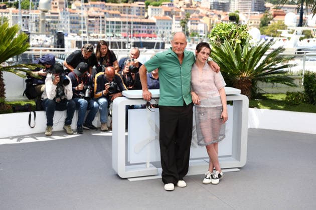 May 16, 2026, Cannes, Cote D azur, France: WOODY HARRELSON and KRISTEN STEWART during the Full Phil photocall at the 79th Annual Cannes Film Festival at Palais des Festivals in Cannes, France. Cannes France - ZUMAc179 20260516_zep_c179_056 Copyright: xMickaelxChavetx