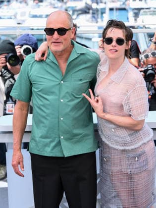 IPA84747615 - Cannes, 79th Cannes Film Festival 2026, day 5 - photocall of Full Phil Pictured: Woody Harrelson and Kristen Stewart  Copyright: xAlbertoxTerenghix xPoolxPhotoxEventsx07x 84747615
