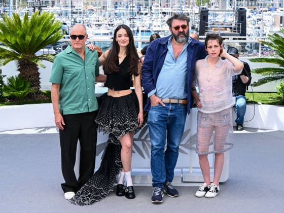 IPA84748257 - Cannes, 79th Cannes Film Festival 2026, day 5 - photocall of Full Phil Pictured: Woody Harrelson, Charlotte Le Bon, Quentin Dupieux and Kristen Stewart  Copyright: xAlbertoxTerenghix xPoolxPhotoxEventsx07x 84748257