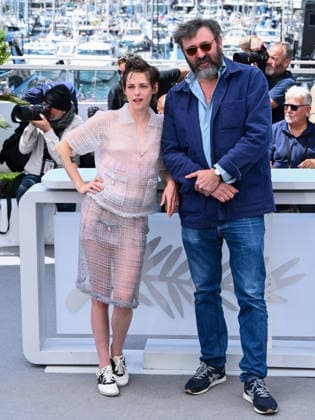 IPA84748879 - Cannes, 79th Cannes Film Festival 2026, day 5 - photocall of Full Phil Pictured: Quentin Dupieux and Kristen Stewart  Copyright: xAlbertoxTerenghix xPoolxPhotoxEventsx07x 84748879