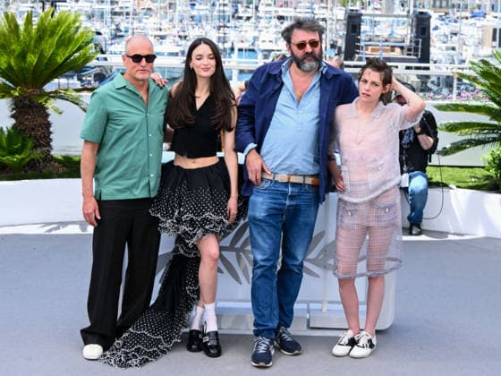 IPA84748869 - Cannes, 79th Cannes Film Festival 2026, day 5 - photocall of Full Phil Pictured: Woody Harrelson, Charlotte Le Bon, Quentin Dupieux and Kristen Stewart  Copyright: xAlbertoxTerenghix xPoolxPhotoxEventsx07x 84748869