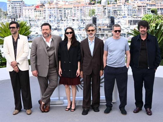 IPA84749779 - Cannes, 79th Cannes Film Festival 2026, day 5 - photocall of Karma Pictured: Yodelice, Denis MÃ nochet, Marion Cotillard, Leonardo Sbaraglia, Guillaume Canet and Simon Jacquet  Copyright: xAlbertoxTerenghix xPoolxPhotoxEventsx07x 84749779