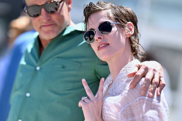 Cannes Full Phil Photocal. FC Kristen Stewart and Woody Harrelson poses during the Full Phil photocall at the 79th annual Cannes Film Festival at Palais des Festivals on May 16, 2026 in Cannes, France. Photo by Franck Castel ABACAPRESS.COM Cannes  Copyright: xCastelxFranck ABACAx