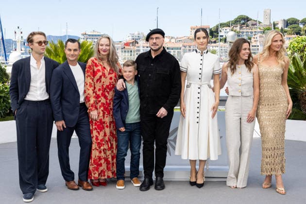 Edouard Philipponnat, Jason Berger, Kelly B Eviston, Clark Shotwell, John Travolta, Ella Bleu Travolta, Amy Laslett and Olga Hoffmann at the Propeller One Way Night Coach photocall at the 79th annual Cannes Film Festival at Palais des Festivals on May 16, 2026 in Cannes, France Jacovides Moreau bestimage Propeller One Way Night Coach photocall at the 79th annual Cannes Film Festival at Palais des Festivals on May 16, 2026 in Cannes, France Cannes France  Copyright: xJACOVIDES-MOREAUx xBESTIMAGExJACOVIDES-MOREAUx xBESTIMAGEx