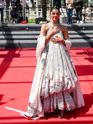 IPA84751588 - Cannes, 79th Cannes Film Festival 2026, Evening 5. Red carpet Film HEEP IN THE BOX. Pictured is Sanam Saeed  Copyright: xManuelexMangiarottix xPoolxPhotoxEventsx07x 84751588
