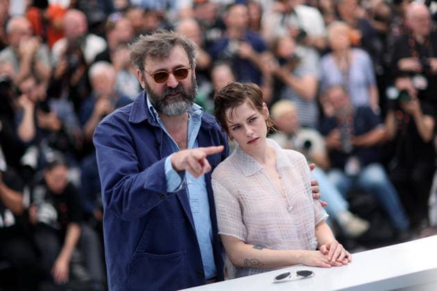 Quentin Dupieux and Kristen Stewart at the Full Phil photocall at the 79th International Film Festival in Cannes, France, May 16, 2026 Jacovides Moreau bestimage Full Phil photocall at the 79th annual Cannes Film Festival at Palais des Festivals on May 16, 2026 in Cannes, France Cannes France  Copyright: xJACOVIDES-MOREAUx xBESTIMAGExJACOVIDES-MOREAUx xBESTIMAGEx