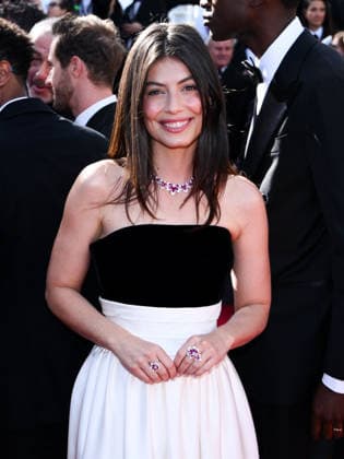 IPA84756804 - Cannes, 79th Cannes Film Festival 2026, Evening 5. Red carpet Film EL SER QUERIDO (THE BELOVED). Pictured: Alessandra Mastronardi  Copyright: xTerenghi Ipa-Agency.netx xPoolxPhotoxEventsx07x 84756804