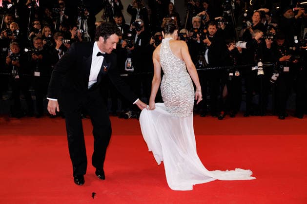 Miles Teller et sa femme Keleigh Sperry Teller Montée des marches du film Paper Tiger lors du 79ème Festival International du Film de Cannes, le 16 mai 2026 Jacovides Moreau Bestimage Red carpet for Paper Tiger at the 79th Cannes International Film Festival on May 16, 2026 Montée des marches du film Paper Tiger lors du 79ème Festival International du Film de Cannes, le 16 mai 2026 Jacovides Moreau Bestimage Red carpet for Paper Tiger at the 79th Cannes International Film Festival on May 16, 2026 Cannes France  Copyright: xJACOVIDES-MOREAUx xBESTIMAGExJACOVIDES-MOREAUx xBESTIMAGEx