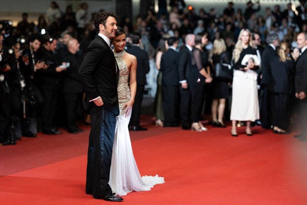 Miles Teller et sa femme Keleigh Sperry Teller Montée des marches du film Paper Tiger lors du 79ème Festival International du Film de Cannes, le 16 mai 2026 Jacovides Moreau Bestimage Red carpet for Paper Tiger at the 79th Cannes International Film Festival on May 16, 2026 Cannes France  Copyright: xJACOVIDES-MOREAUx xBESTIMAGExJACOVIDES-MOREAUx xBESTIMAGEx