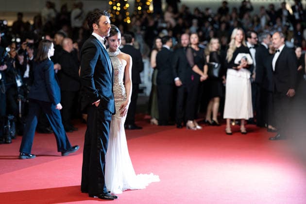 Miles Teller et sa femme Keleigh Sperry Teller Montée des marches du film Paper Tiger lors du 79ème Festival International du Film de Cannes, le 16 mai 2026 Jacovides Moreau Bestimage Red carpet for Paper Tiger at the 79th Cannes International Film Festival on May 16, 2026 Cannes France  Copyright: xJACOVIDES-MOREAUx xBESTIMAGExJACOVIDES-MOREAUx xBESTIMAGEx