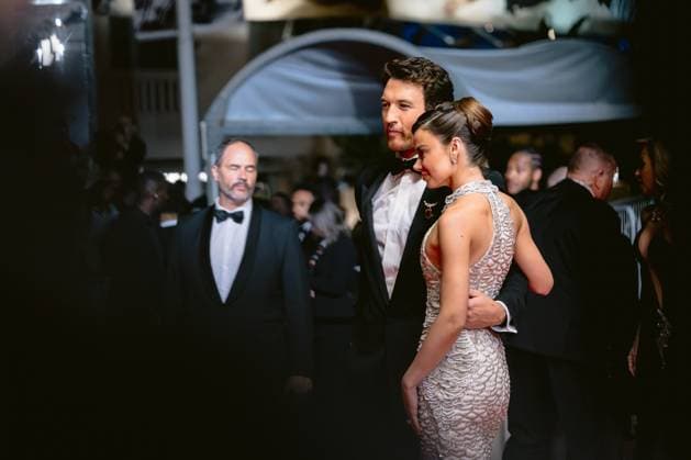 79ème Festival International du Film de Cannes Montée des marches du film Paper Tiger 79th International Cannes Film Festival Red Carpet for Paper Tiger 456209 2026 05 16 Teller, Miles Sperry, Keleigh  Copyright: xTerencexBaelenx STAR_456209_035