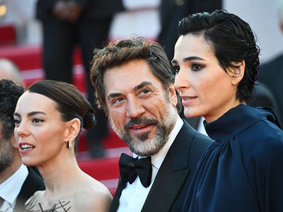 IPA84759381 - Cannes, 79th Cannes Film Festival 2026, evening 5 - red carpet of EL SER QUERIDO (THE BELOVED) Pictured: Rodrigo Sorogoyen, Victoria Luengo, Javier Bardem and Isabel Pena  Copyright: xManuelexMangiarottix xPoolxPhotoxEventsx07x 84759381