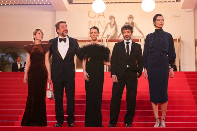 Marina Foïs, Javier Bardem, Victoria Luengo, Rodrigo Sorogoyen, Isabel Pena Descente des marches du film El Ser Querido lors du 79ème Festival International du Film de Cannes, le 15 mai 2026 Jacovides Moreau Bestimage People leaving the red carpet for The Beloved at the 79th Cannes International Film Festival on May 16, 2026 Cannes France  Copyright: xJACOVIDES-MOREAUx xBESTIMAGExJACOVIDES-MOREAUx xBESTIMAGEx