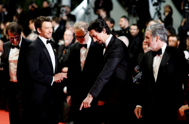 Miles Teller, James Gray, Adam Driver et Anthony Katagas Montée des marches du film Paper Tiger lors du 79ème Festival International du Film de Cannes, le 16 mai 2026 Jacovides Moreau Bestimage Red carpet for Paper Tiger at the 79th Cannes International Film Festival on May 16, 2026 Cannes France  Copyright: xJACOVIDES-MOREAUx xBESTIMAGExJACOVIDES-MOREAUx xBESTIMAGEx