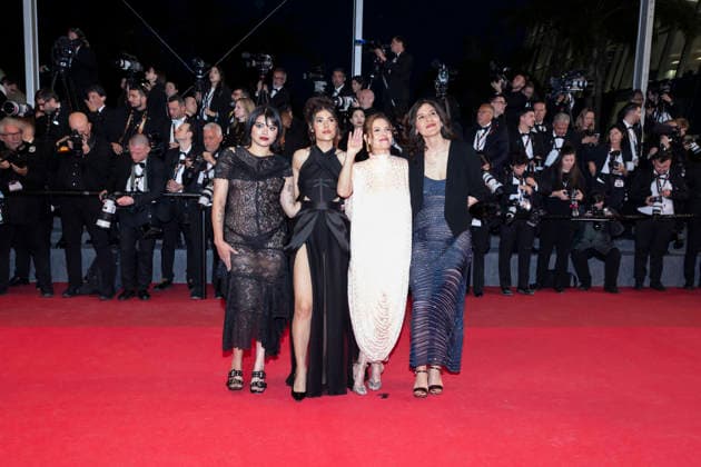 Guest Montée des marches du film Paper Tiger lors du 79ème Festival International du Film de Cannes, le 16 mai 2026 Camilla Canalini Bestimage Red carpet for Paper Tiger at the 79th Cannes International Film Festival on May 16, 2026 unknown  Copyright: xCamillaxCanalinix xBestimagexCamillaxCanalinix xBestimagex