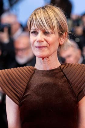 Marina Foïs Descente des marches du film El Ser Querido lors du 79ème Festival International du Film de Cannes, le 16 mai 2026 Olivier Borde Bestimage People leaving the red carpet for The Beloved at the 79th Cannes International Film Festival on May 16, 2026 Cannes France  Copyright: xOLIVIERxBORDEx xBESTIMAGExOLIVIERxBORDEx xBESTIMAGEx