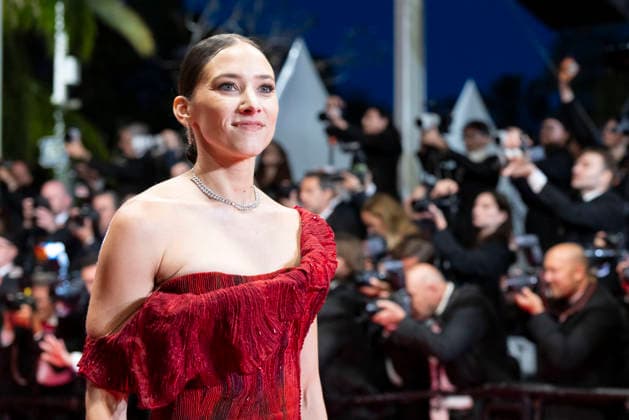 Guest Montée des marches du film Paper Tiger lors du 79ème Festival International du Film de Cannes, le 16 mai 2026 Camilla Canalini Bestimage Red carpet for Paper Tiger at the 79th Cannes International Film Festival on May 16, 2026 Cannes France  Copyright: xOLIVIERxBORDEx xBESTIMAGExOLIVIERxBORDEx xBESTIMAGEx