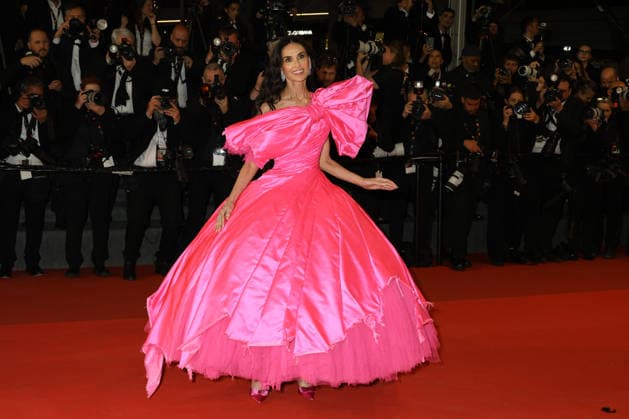 79ème Festival International du Film de Cannes Montée des marches du film Paper Tiger 79th Cannes Film Festival Red carpet of the film Paper tiger Demi Moore index dress Matières Fecales 456214 2026 05 16 Cannes France  Copyright: xIsabellexVautierx xStarfacex STAR_456214_013