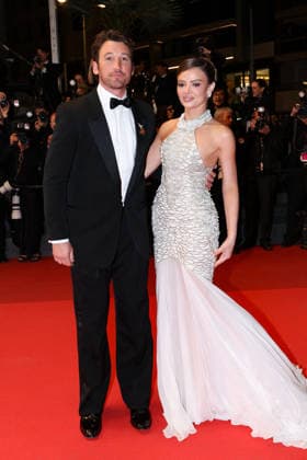 Miles Teller et sa femme Keleigh Sperry Teller Descente des marches du film Paper Tiger lors du 79ème Festival International du Film de Cannes, le 16 mai 2026 Jacovides Moreau Bestimage People leaving the red carpet for Paper Tiger at the 79th Cannes International Film Festival on May 16, 2026 Cannes France  Copyright: xJACOVIDES-MOREAUx xBESTIMAGExJACOVIDES-MOREAUx xBESTIMAGEx
