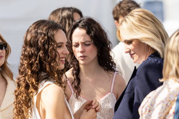 Tess Barthélemy and her mother, director and actress Judith Godrèche at the photocall for Memoire de Fille Un Certain Regard at the 79th Cannes International Film Festival, on May 17th, 2026 Jacovides Moreau Bestimage Photocall for Memoire de Fille Un Certain Regard at the 79th Cannes International Film Festival, on May 17th, 2026 Cannes France  Copyright: xJACOVIDES-MOREAUx xBESTIMAGExJACOVIDES-MOREAUx xBESTIMAGEx