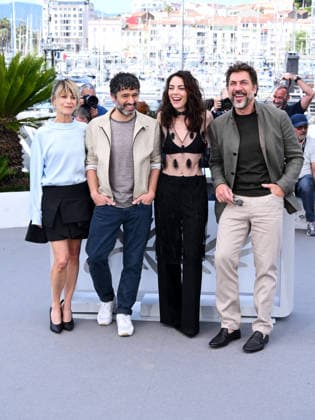 IPA84780831 - Cannes, 79th Cannes Film Festival 2026, Day 6. Photocall of the film EL SER QUERIDO (THE BELOVED). Marina FoÃ¯s, Victoria Luengo, Rodrigo Sorogoyen, Javier Bardem are pictured.  Copyright: xAlbertoxTerenghix xPoolxPhotoxEventsx07x 84780831