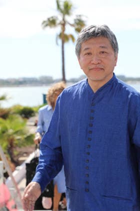 Sheep In The Box photocall at Cannes Film Festival CANNES, FRANCE - MAY 17: Director Hirokazu Koreeda at the Sheep In The Box photocall at the 79th Festival de Cannes: at the Sheep In The Box photocall at the 79th Festival de Cannes CAP SAT Satomi Kokubun Cannes - France Copyright: xSatomixKokubun CapitalxPicturesx