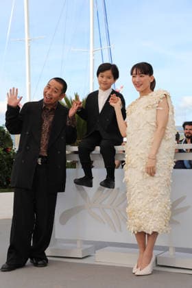 Sheep In The Box photocall at Cannes Film Festival CANNES, FRANCE - MAY 17: Daigo Yamamoto, Rimu Kuwaki, Haruka Ayase, and Director Hirokazu Koreeda at the Sheep In The Box photocall at the 79th Festival de Cannes: at the Sheep In The Box photocall at the 79th Festival de Cannes CAP SAT Satomi Kokubun Cannes - France Copyright: xSatomixKokubun CapitalxPicturesx