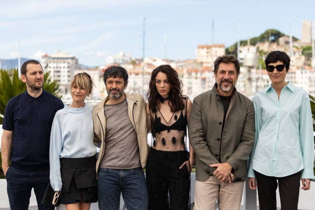 Raúl Arévalo, Marina Foïs, Rodrigo Sorogoyen, Vicky Victoria Luengo, Javier Bardem and Isabel Pena at the photocall of the film El Ser Querido The Beloved at the 79th International Film Festival in Cannes, France on May 17, 2026 Jacovides Moreau Bestimage El Ser Querido The Beloved photocall at the 79th annual Cannes Film Festival at Palais des Festivals on May 17, 2026 in Cannes, France Cannes France  Copyright: xJACOVIDES-MOREAUx xBESTIMAGExJACOVIDES-MOREAUx xBESTIMAGEx