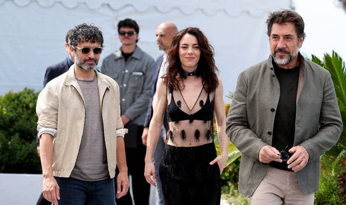 Rodrigo Sorogoyen, Vicky Victoria Luengo and Javier Bardem at the El Ser Querido The Beloved photocall at the 79th annual Cannes Film Festival at Palais des Festivals on May 17, 2026 in Cannes, France Jacovides Moreau Bestimage El Ser Querido The Beloved photocall at the 79th annual Cannes Film Festival at Palais des Festivals on May 17, 2026 in Cannes, France Cannes France  Copyright: xJACOVIDES-MOREAUx xBESTIMAGExJACOVIDES-MOREAUx xBESTIMAGEx