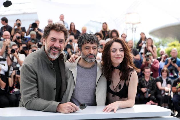 Javier Bardem Rodrigo Sorogoyen and Vicky Victoria Luengo at the El Ser Querido The Beloved photocall at the 79th annual Cannes Film Festival at Palais des Festivals on May 17, 2026 in Cannes, France Jacovides Moreau Bestimage El Ser Querido The Beloved photocall at the 79th annual Cannes Film Festival at Palais des Festivals on May 17, 2026 in Cannes, France Cannes France  Copyright: xJACOVIDES-MOREAUx xBESTIMAGExJACOVIDES-MOREAUx xBESTIMAGEx