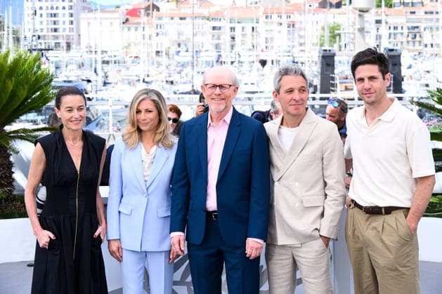 IPA84782262 - Cannes, 79th Cannes Film Festival 2026, Day 6. Photocall of the film Avedon. Pictured are Dallas Brennan Rexer, Sara Bernstein, Ron Howard, Justin Wilkes and Christopher St. John.  Copyright: xAlbertoxTerenghix xPoolxPhotoxEventsx07x 84782262