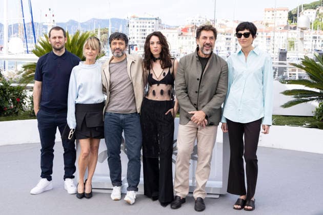 El Ser Querido (The Beloved) photocall at the 79th Cannes Film Festival Raul ArÃ valo, Marina FoÃ¯s, Rodrigo Sorogoyen, Victoria Luengo, Javier Bardem, Isabel Pena, Eduardo Villaneuva and Guillermo FarrÃ - El Ser Querido (The Beloved) photocall at the 79th annual Cannes Film Festival at Palais des Festivals on May 17, 2026 in Cannes, France.  Copyright: x Chassery+Courdjix
