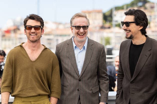 Miles Teller, director James Gray, Adam Driver au photocall du film Paper Tiger Compétition lors du 79ème Festival International du Film de Cannes 12 23 mai 2026 , le 17 mai 2026 Jacovides Moreau Bestimage Photocall for Paper Tiger Competition at the 79th Cannes International Film Festival, on May 17th, 2026 Cannes France  Copyright: xJACOVIDES-MOREAUx xBESTIMAGExJACOVIDES-MOREAUx xBESTIMAGEx
