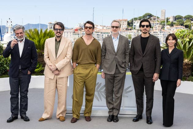Anthony Katagas, Rodrigo Teixeira, Miles Teller, James Gray, Adam Driver et Raffaella Leone au photocall du film Paper Tiger Compétition lors du 79ème Festival International du Film de Cannes 12 23 mai 2026 , le 17 mai 2026 Jacovides Moreau Bestimage Photocall for Paper Tiger Competition at the 79th Cannes International Film Festival, on May 17th, 2026 Cannes France  Copyright: xJACOVIDES-MOREAUx xBESTIMAGExJACOVIDES-MOREAUx xBESTIMAGEx