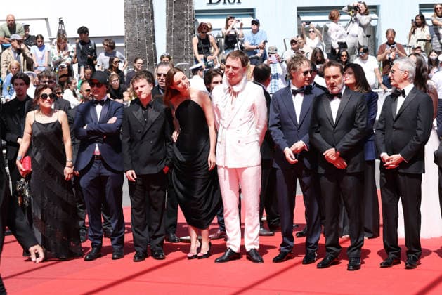 Cannes - Moulin Red Carpet JD Olivier Demangel, Felix Lefebvre, Louise Bourgoin, Lars Eidinger, László Nemes, Gilles Lellouche, Alain Goldman, Hortense de Gromard and Max Warburton arrive for the screening of the film Moullin during the 79th annual Cannes Film Festival at Palais des Festivals on May 17, 2026 in Cannes, France. Photo by Jerome Domine ABACAPRESS.COM Cannes France  Copyright: xDominexJerome ABACAx