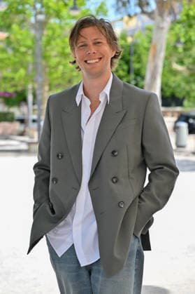Cannes AMI Paris Lunch Alexander Murphy attending the AMI Paris Lunch at Fred L Ecailler during 79th Cannes Film Festival in Cannes, France on May 17, 2026. Photo by Julien Reynaud APS-Medias ABACAPRESS.COM Cannes France  Copyright: xReynaudxJulien APS-Medias ABACAx