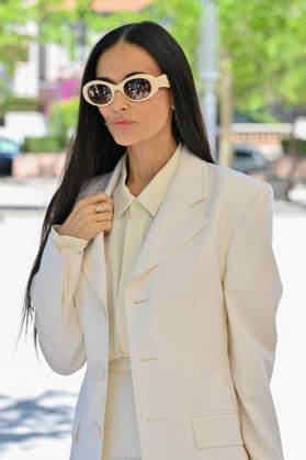 Cannes AMI Paris Lunch Demi Moore attending the AMI Paris Lunch at Fred L Ecailler during 79th Cannes Film Festival in Cannes, France on May 17, 2026. Photo by Julien Reynaud APS-Medias ABACAPRESS.COM Cannes France  Copyright: xReynaudxJulien APS-Medias ABACAx