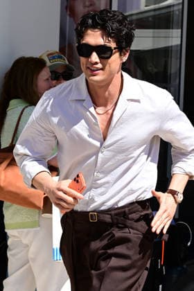 Charles Melton leaving the Hotel Martinez in Cannes for the 79th edition on Sunday, May 17, 2026 Romain Doucelin Bestimage Agency Cannes France  Copyright: xRomainxDoucelinx xBestimagexRomainxDoucelinx xBestimagex