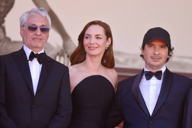 Alain Goldman, Louise Bourgoin, Olivier Demangel Montée des marches du film Moulin lors du 79ème Festival International du Film de Cannes, le 17 mai 2026 Jacovides Moreau Bestimage Red carpet for Moulin at the 79th Cannes International Film Festival on May 17, 2026 Cannes France  Copyright: xJACOVIDES-MOREAUx xBESTIMAGExJACOVIDES-MOREAUx xBESTIMAGEx