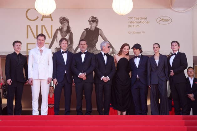 Laetitia Pansanel, Felix Lefebvre, Lars Eidinger, László Nemes, Gilles Lellouche, Alain Goldman, Louise Bourgoin, Olivier Demangel, Hortense de Gromard, Max Warburton Montée des marches du film Moulin lors du 79ème Festival International du Film de Cannes, le 17 mai 2026 Jacovides Moreau Bestimage Red carpet for Moulin at the 79th Cannes International Film Festival on May 17, 2026 Cannes France  Copyright: xJACOVIDES-MOREAUx xBESTIMAGExJACOVIDES-MOREAUx xBESTIMAGEx