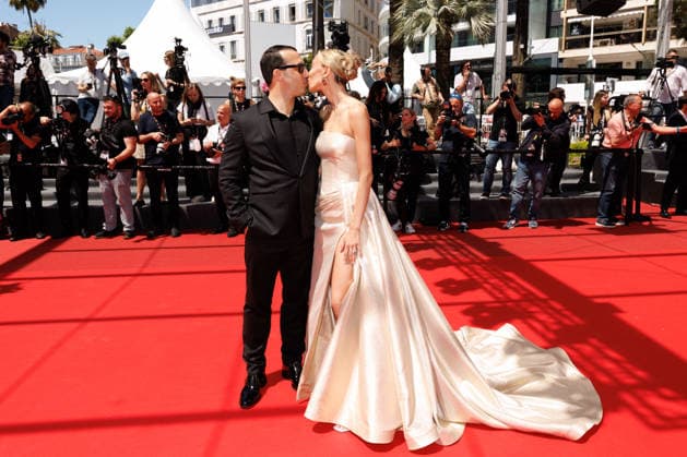 Paul Marcos et sa femme Anya Marcos Montée des marches du film Moulin lors du 79ème Festival International du Film de Cannes, le 17 mai 2026 Jacovides Moreau Bestimage Red carpet for Moulin at the 79th Cannes International Film Festival on May 17, 2026 Cannes France  Copyright: xJACOVIDES-MOREAUx xBESTIMAGExJACOVIDES-MOREAUx xBESTIMAGEx