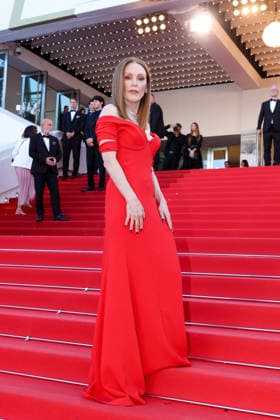 Julianne Moore Montée des marches du film Garance lors du 79ème Festival International du Film de Cannes, le 17 mai 2026 Jacovides Moreau Bestimage Red carpet for Garance at the 79th Cannes International Film Festival on May 17, 2026 Cannes France  Copyright: xJACOVIDES-MOREAUx xBESTIMAGExJACOVIDES-MOREAUx xBESTIMAGEx