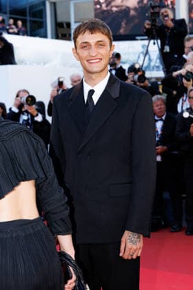 Anwar Hadid Montée des marches du film Garance lors du 79ème Festival International du Film de Cannes, le 17 mai 2026 Jacovides Moreau Bestimage Red carpet for Garance at the 79th Cannes International Film Festival on May 17, 2026 Cannes France  Copyright: xJACOVIDES-MOREAUx xBESTIMAGExJACOVIDES-MOREAUx xBESTIMAGEx