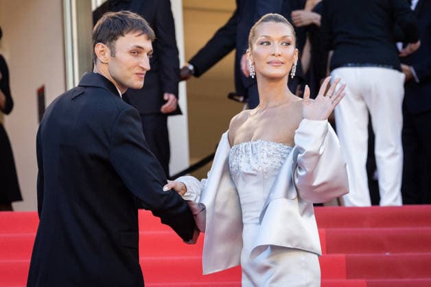 Anwar Hadid et sa soeur Bella Montée des marches du film Garance lors du 79ème Festival International du Film de Cannes, le 17 mai 2026 Jacovides Moreau Bestimage Red carpet for Garance at the 79th Cannes International Film Festival on May 17, 2026 Cannes France  Copyright: xJACOVIDES-MOREAUx xBESTIMAGExJACOVIDES-MOREAUx xBESTIMAGEx