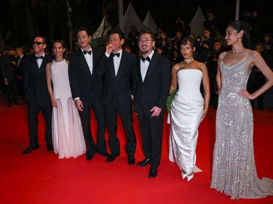 IPA84804000 - Cannes, 79th Cannes Film Festival 2026, Evening 6. Red Carpet film Hope Pictured: Michael Fassbender, Alicia Vikander, Go Soo, Hwang Jeong-min, Na Hong-jin, Taylor Russell and Hoyeon  Copyright: xAlbertoxTerenghix xPoolxPhotoxEventsx07x 84804000