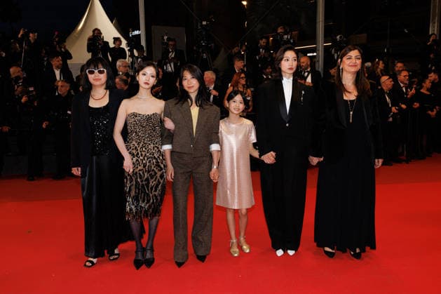 Wang Yang, Li Gengxi, Jing Zou, guest, Shen Jiani, Didar Domehri Montée des marches du film Hope lors du 79ème Festival International du Film de Cannes, le 17 mai 2026 Jacovides Moreau Bestimage Red carpet for Hope at the 79th Cannes International Film Festival on May 17, 2026 Cannes France  Copyright: xJACOVIDES-MOREAUx xBESTIMAGExJACOVIDES-MOREAUx xBESTIMAGEx