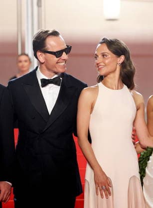 Michael Fassbender, Alicia Vikander Montée des marches du film Hope lors du 79ème Festival International du Film de Cannes, le 17 mai 2026 Jacovides Moreau Bestimage Red carpet for Hope at the 79th Cannes International Film Festival on May 17, 2026 Cannes France  Copyright: xJACOVIDES-MOREAUx xBESTIMAGExJACOVIDES-MOREAUx xBESTIMAGEx